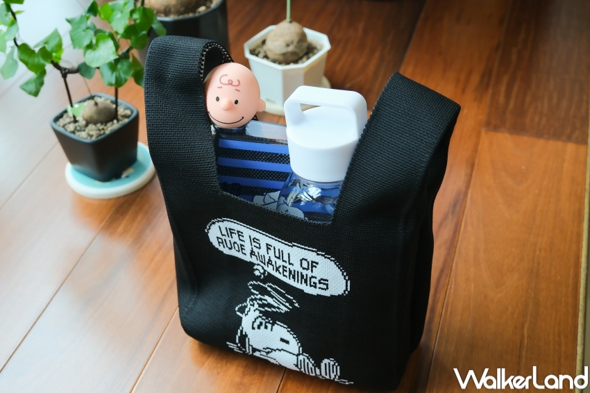 ▲Pinkoi SNOOPY史努比聯名系列,推薦必買史努比小巧針織手袋 / WalkerLand窩客島 張人尹 拍攝 ▲Pinkoi SNOOPY史努比聯名系列,推薦必買史努比小巧針織手袋 / WalkerLand窩客島 張人尹 拍攝