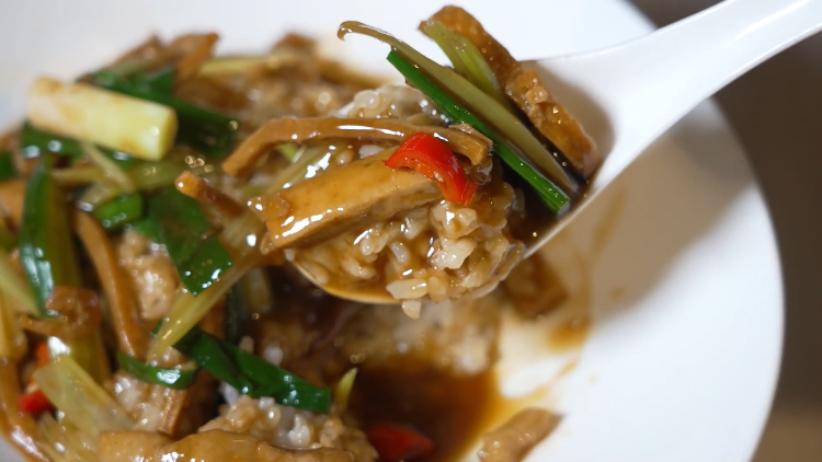 北方館子出乎意料!臺中「御饌臻品」勇奪燴飯王的創意客家味