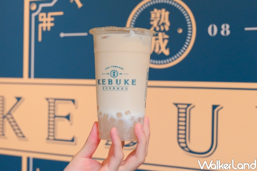 ▲可不可新品奶茶系列推薦必喝加料版白玉奶茶、夏天必喝雪藏奶茶 / WalkerLand窩客島 張人尹 拍攝