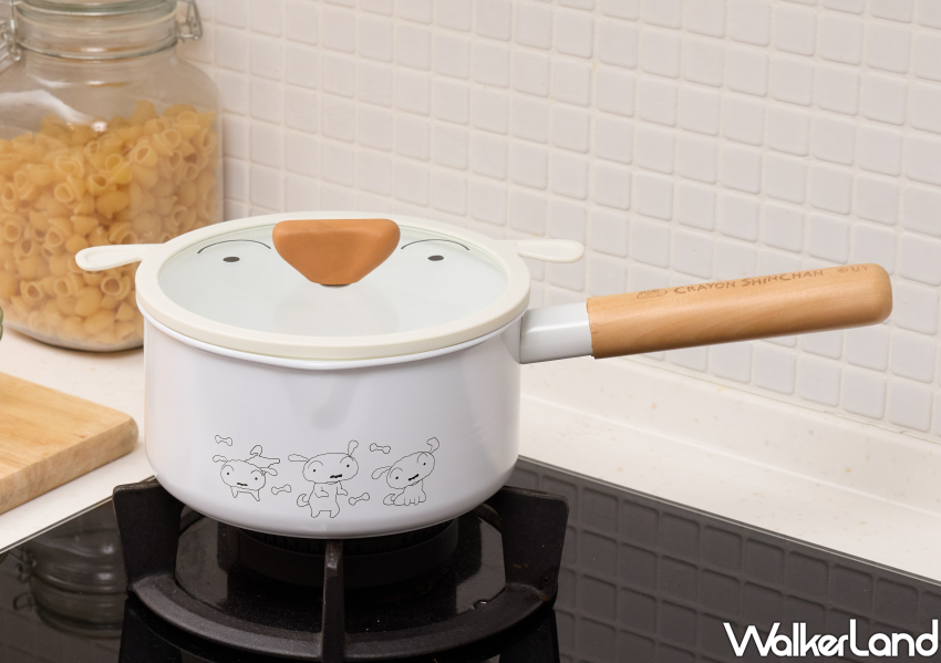▲擁有小白玻璃鍋蓋的「陶瓷不沾湯鍋」兼具設計感與實用性 / 康是美 提供、WalkerLand窩客島整理