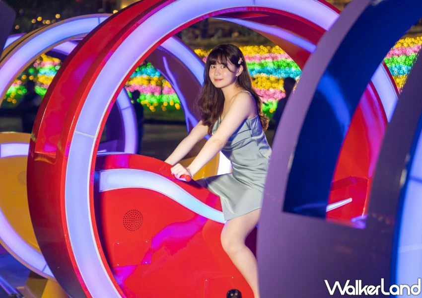 ▲假日還有互動式體驗「轉動騎激」，透過模擬自行車踩踏出專屬自己的水舞秀 / 新北觀旅局 提供、WalkerLand窩客島整理