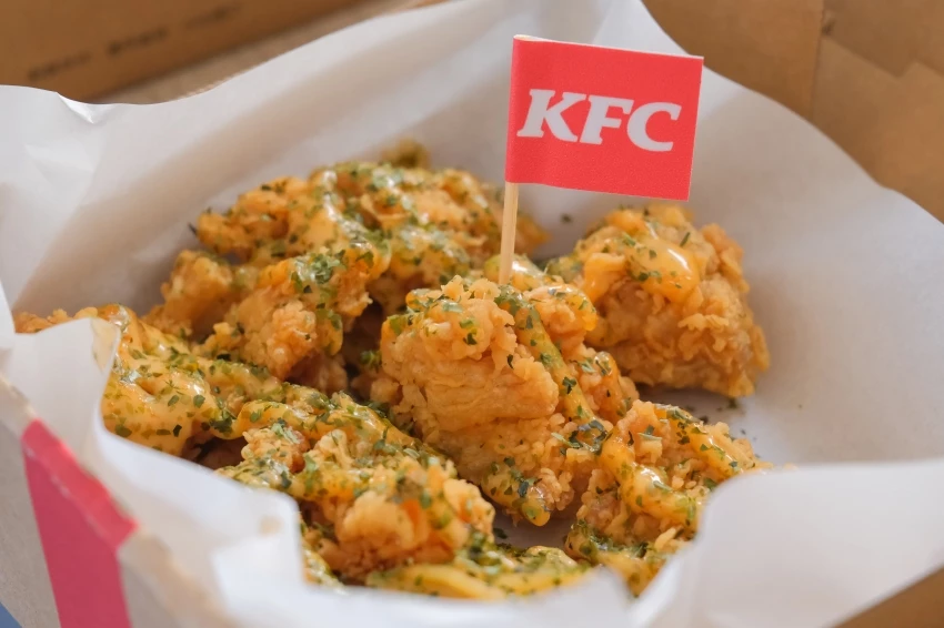 ▲肯德基新品明太子無骨脆雞,推出多種套餐、還有自助點餐機限定優惠 / WalkerLand窩客島 張人尹 拍攝