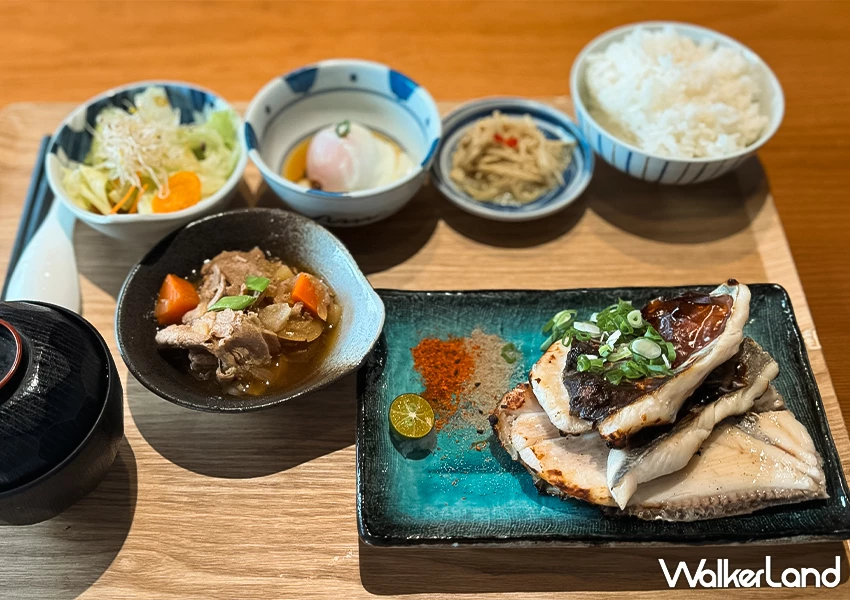 宜蘭礁溪咖啡廳推薦!里海咖啡 菜單根本是海鮮餐廳,不務正業的咖啡廳就是他。 宜蘭礁溪咖啡廳推薦!里海咖啡 菜單根本是海鮮餐廳,不務正業的咖啡廳就是他。