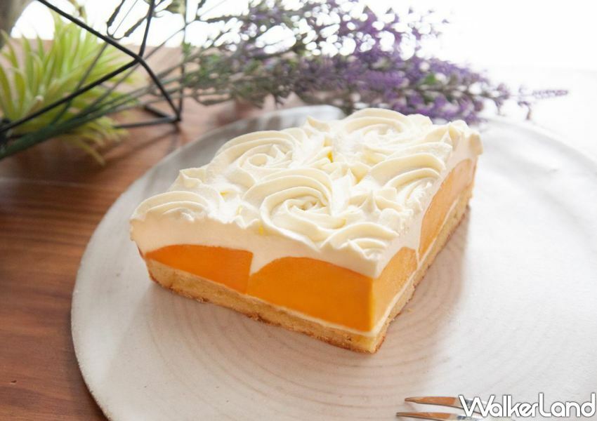 ▲嚴選台灣愛文芒果果肉,鋪滿酥脆塔面後再覆上由荔枝酒與香橙酒調和的馬茲卡彭乳酪「白色乳酪芒果塔」/ SOGO 提供、WalkerLand窩客島整理