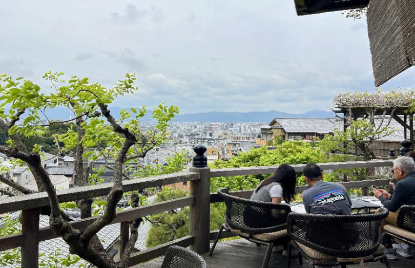 京都清水寺參拜過後遇見周邊古樸町家，滿滿的季節旬味與自然景色。