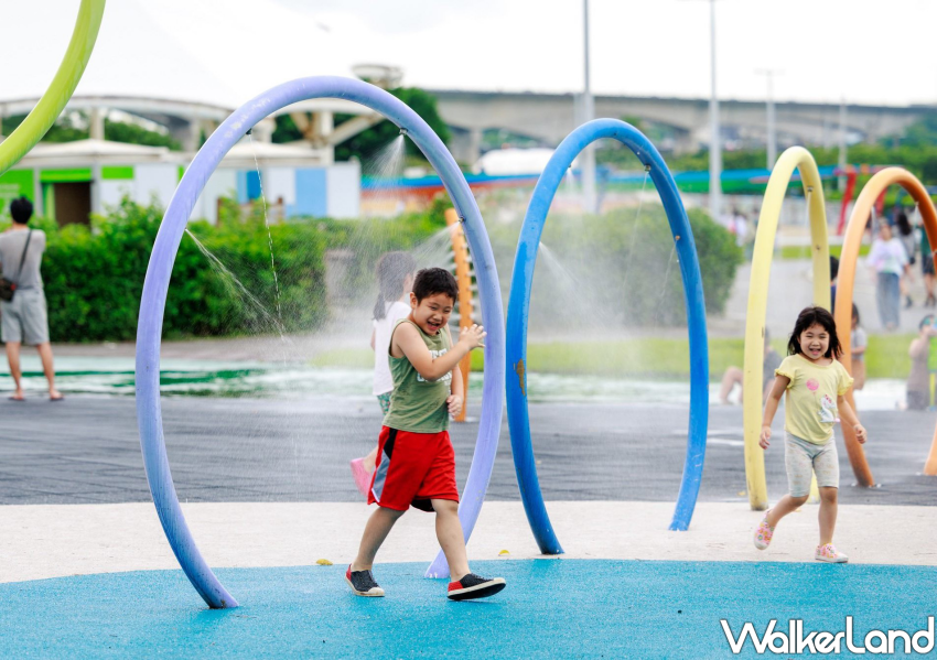 台北免費玩水全攻略！中山、士林2大戲水公園開放，加碼關渡水舞光雕秀。