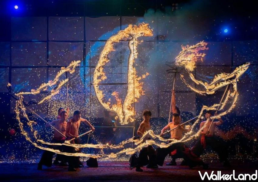 ▲桃園親子景點「台茂焰夏戀之舞」免費看 / 台茂 提供、WalkerLand窩客島整理