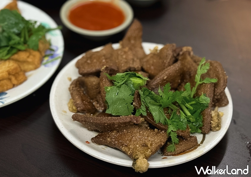 基隆必吃海鮮熱炒店!三姐妹餐飲店 營業到凌晨,菜單平價、基隆人超推。