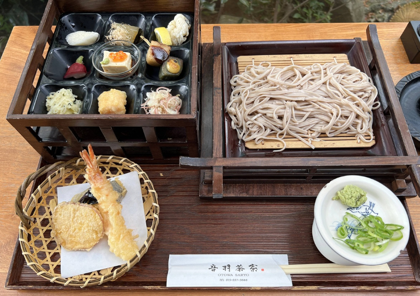 京都清水寺參拜過後遇見周邊古樸町家，滿滿的季節旬味與自然景色。