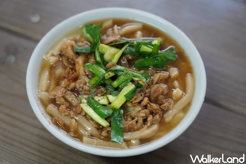 永安市場大麵羹!30年台中銅板小吃,跟著台中人吃早餐,大麵羹配麻薏湯。