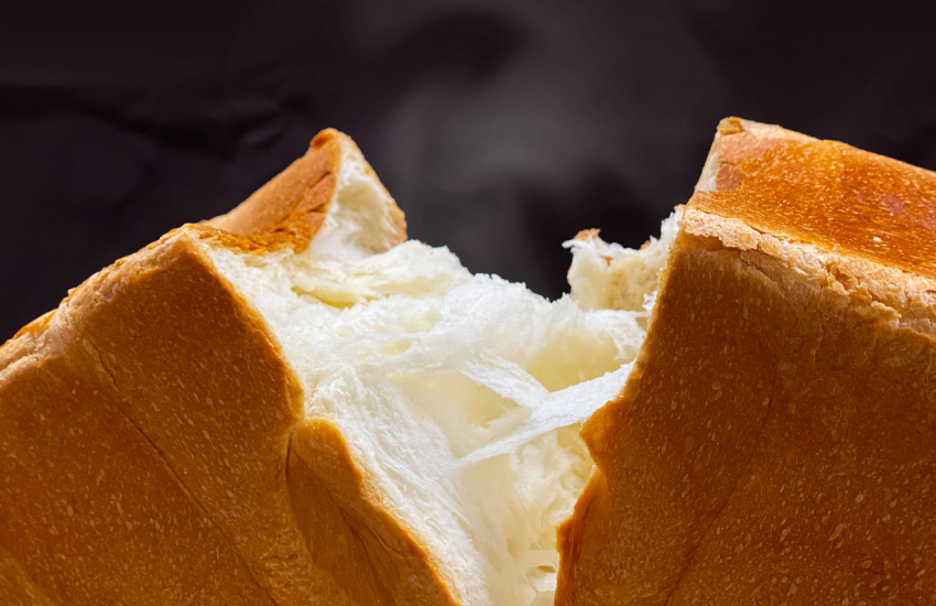 北海道人氣烘焙坊插旗宮城縣，現烤麵包香氣逼人，也買得到超可愛企鵝麵包。