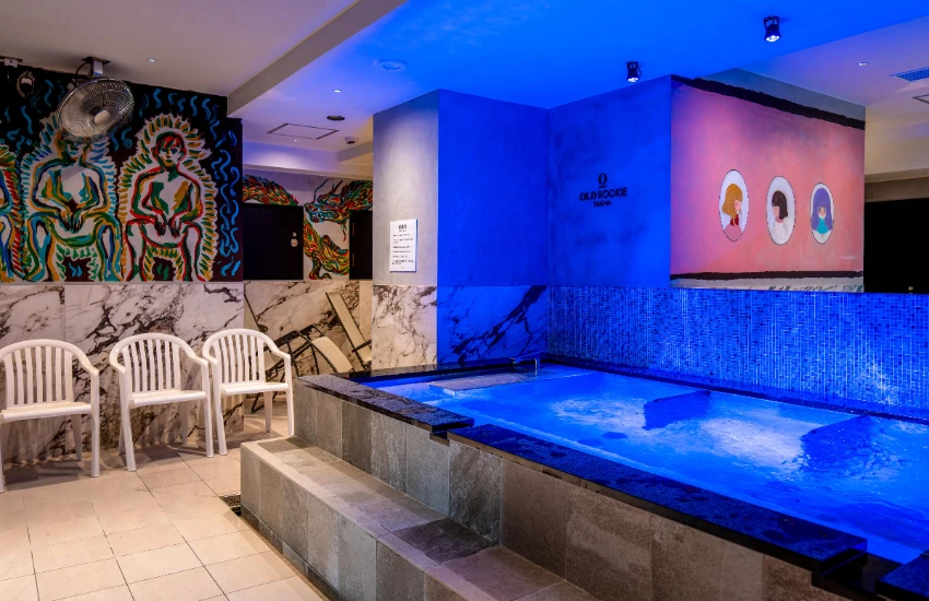 東京最新趨勢！共享辦公室+三溫暖組合，數位遊牧族新體驗。