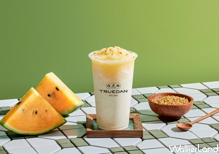 不只西瓜烏龍!珍煮丹小玉西瓜麥麥雪沙新品開喝,蕎麥西瓜夏天飲料控必喝。