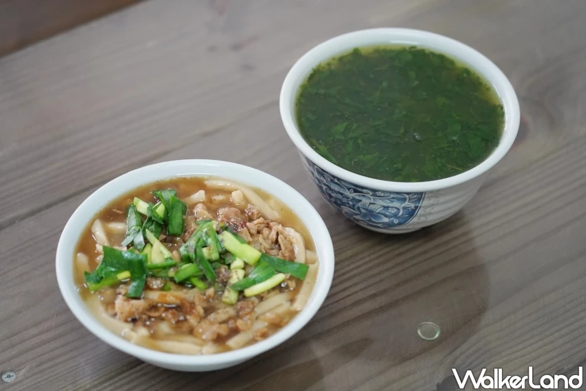 永安市場大麵羹!30年台中銅板小吃,跟著台中人吃早餐,大麵羹配麻薏湯。