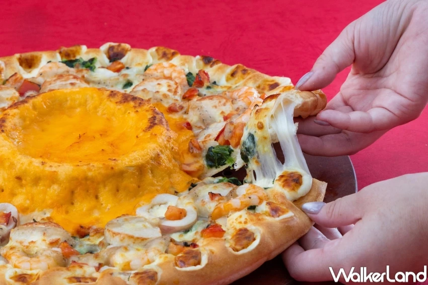 ▲火山披薩抄襲爭議，達美樂：不排除採取法律行動，必勝客：歡迎大家親自來吃吃看比比看 / 必勝客提供、WalkerLand窩客島整理