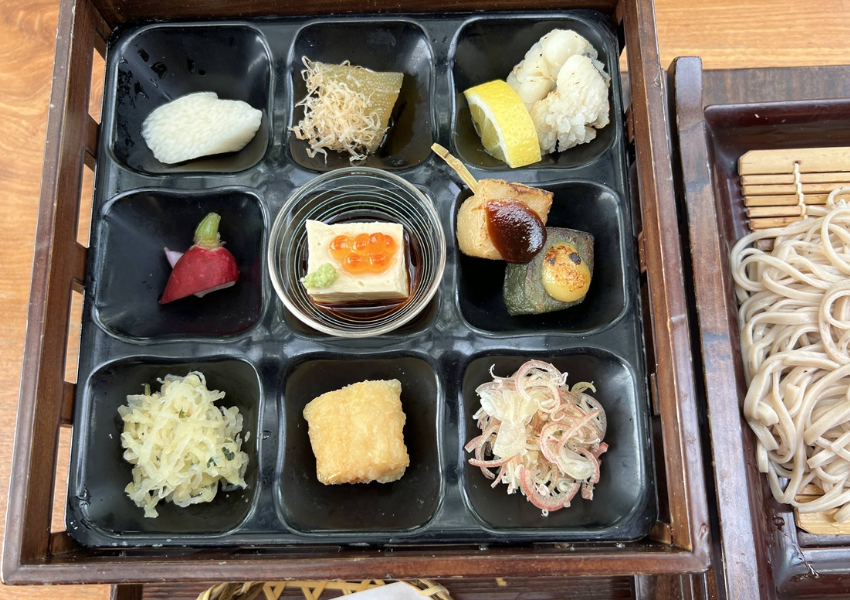 京都清水寺參拜過後遇見周邊古樸町家，滿滿的季節旬味與自然景色。