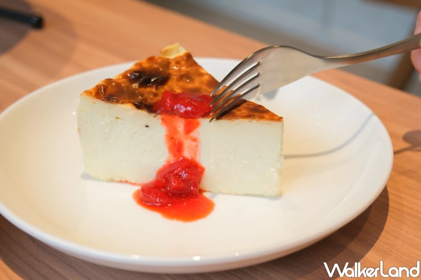 ▲SALT&STONE經典必吃起司蛋糕，在南港Lalaport也吃得到 / WalkerLand窩客島 張人尹 拍攝​​​​​​​