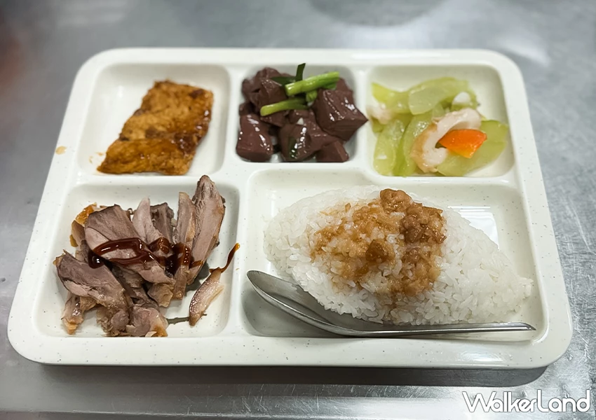 基隆必吃滷肉飯！小文肉羹魯肉飯 25元滷肉飯必吃，在地人美食推薦。