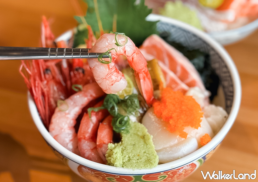 萬里美食推薦！階梯上食堂 平價海鮮丼飯、味噌湯喝到飽，Threads爆紅蛤蜊蒸蛋必吃。