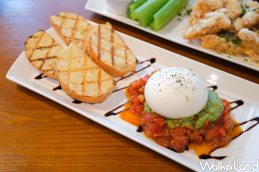 ▲TGI FRIDAYS慶祝60週年推出新菜，烤番茄布拉塔 / WalkerLand窩客島 張人尹 拍攝​​​​​​​