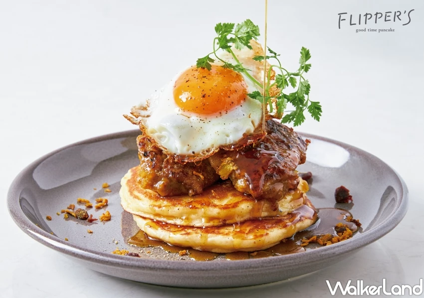 35公分舒芙蕾草莓塔！FLIPPER’S插旗信義區Dream Plaza，台北101造型舒芙蕾草莓塔必吃。