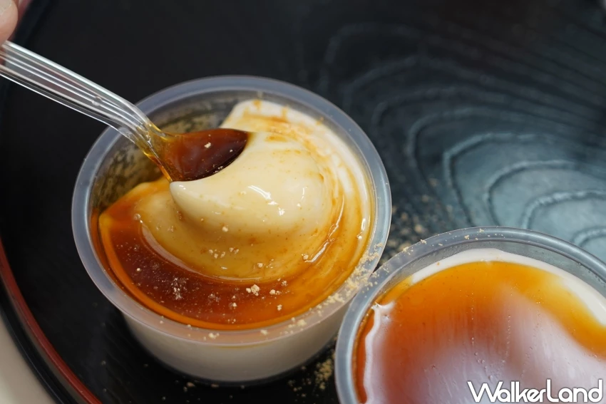 沖繩國際通必吃甜點！花商花生豆腐專門店 Q到切不斷，甜鹹交融的手工在地好滋味。