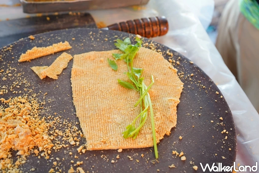 台南祀典武廟拜月老必買！土豆伯府城花生糖 70年古早味花生糖，傳統工法現點現做。