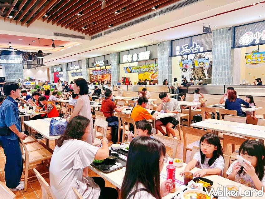 網美必拍凹累！華泰名品城「ALOHA夏威夷」夏季限定打卡點，草裙舞派對必玩。