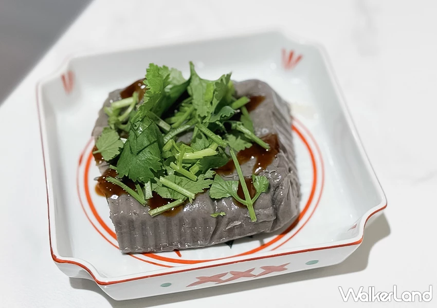 北海岸海鮮餐廳推薦!佃煮秋刀魚 爆卵香魚菜單必點,誇張到骨頭入口即化。 北海岸海鮮餐廳推薦!佃煮秋刀魚 爆卵香魚菜單必點,誇張到骨頭入口即化。