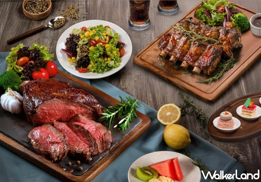 萬豪「豪吃之夜」升級回歸!肋眼牛排與BBQ豬肋排任選吃到飽、假日不加價。 萬豪「豪吃之夜」升級回歸!肋眼牛排與BBQ豬肋排任選吃到飽、假日不加價。