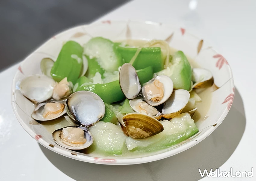 北海岸海鮮餐廳推薦!佃煮秋刀魚 爆卵香魚菜單必點,誇張到骨頭入口即化。 北海岸海鮮餐廳推薦!佃煮秋刀魚 爆卵香魚菜單必點,誇張到骨頭入口即化。