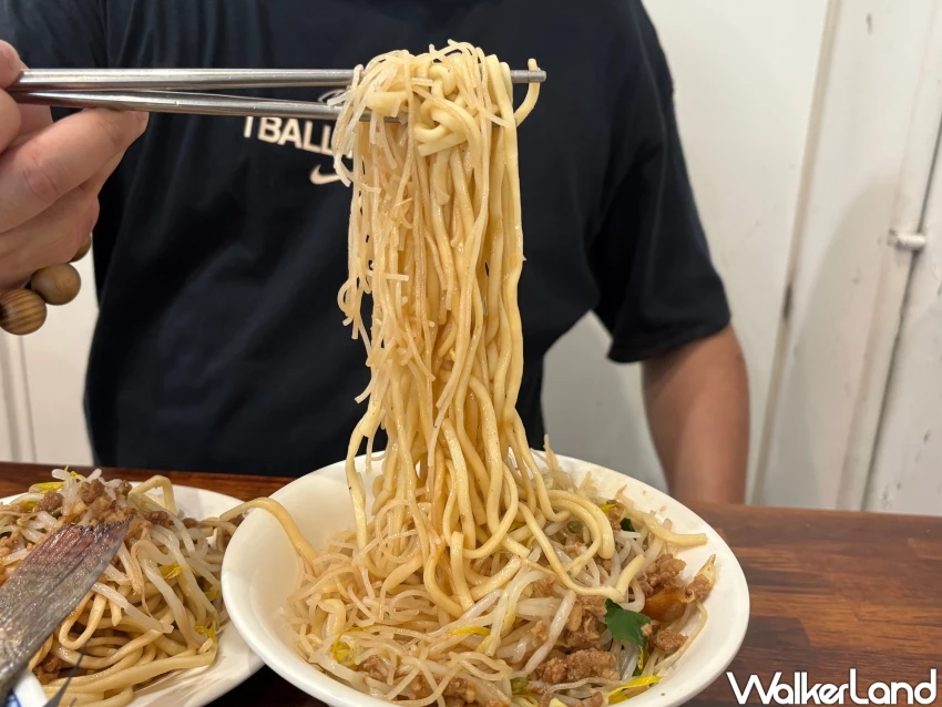 台北善導寺早餐推薦!以馬內利鮮魚湯 整尾吳郭魚現煮,早上7點開賣的三代傳承老味道。