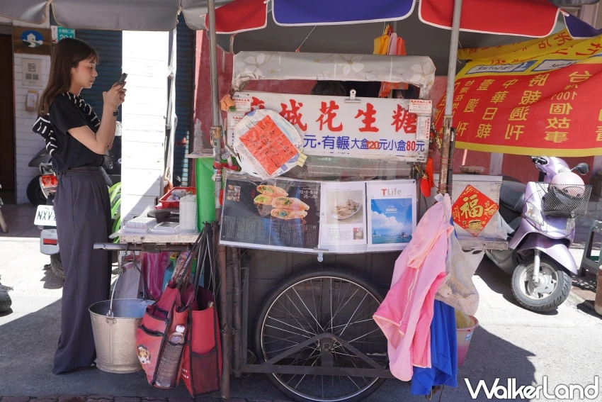 台南祀典武廟拜月老必買！土豆伯府城花生糖 70年古早味花生糖，傳統工法現點現做。