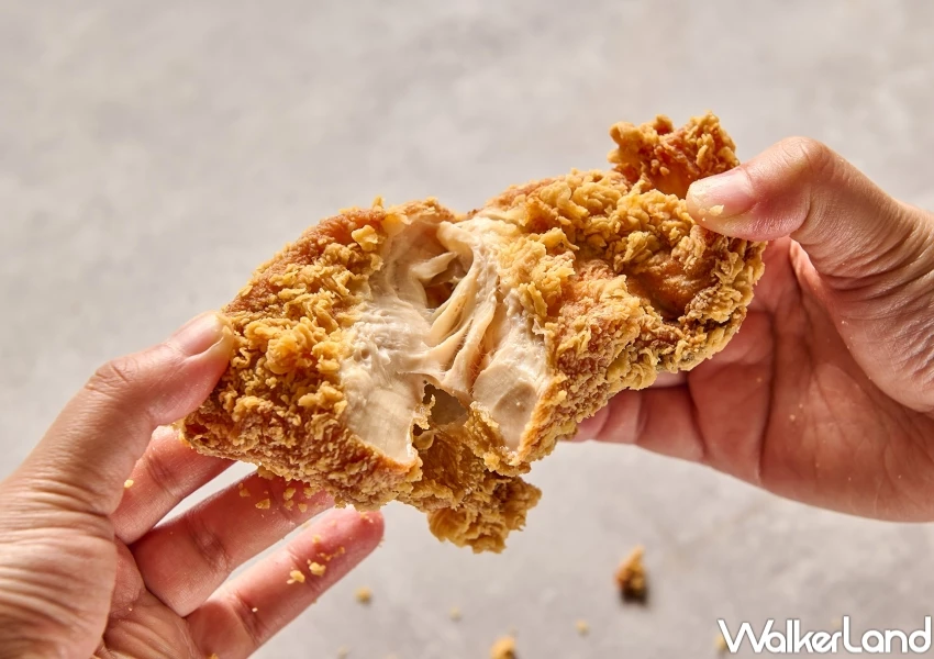 先搶買一送一!3間炸雞桶優惠最便宜195元就有,衝頂呱呱 全家 三商炸雞。 先搶買一送一!3間炸雞桶優惠最便宜195元就有,衝頂呱呱 全家 三商炸雞。