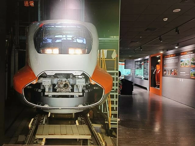 桃園高鐵周邊親子遊!Xpark、巧虎夢想樂園、台灣高鐵探索館,不開車到室內景點玩透透。 桃園高鐵周邊親子遊!Xpark、巧虎夢想樂園、台灣高鐵探索館,不開車到室內景點玩透透。