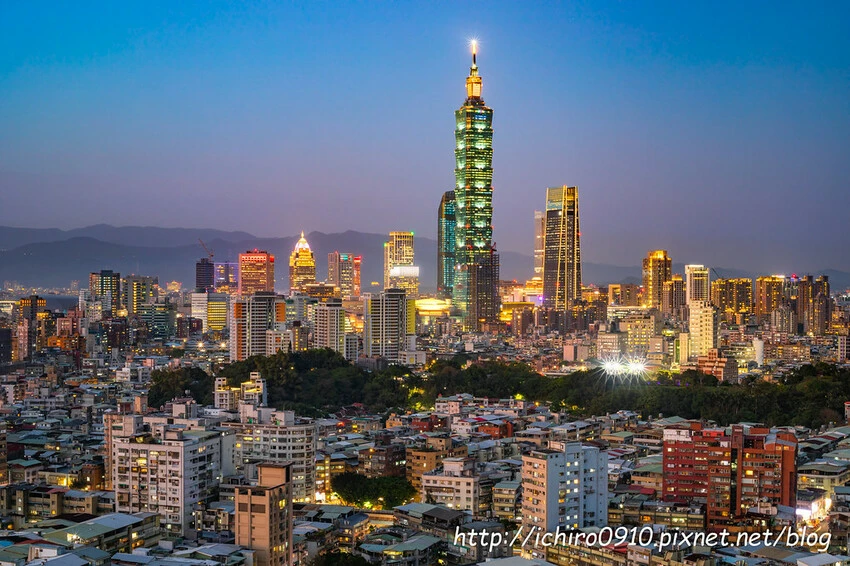 台北自然系約會景點推薦！河岸散步、登山夜景、同心水池，不花錢也很浪漫。 / 部落客「小風o」提供