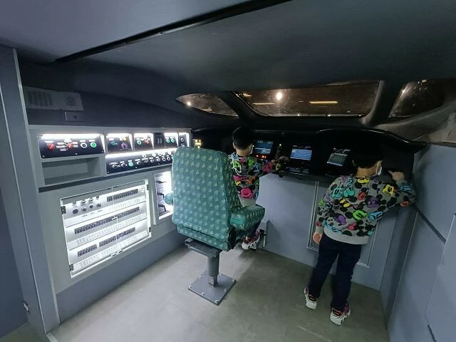 桃園高鐵周邊親子遊!Xpark、巧虎夢想樂園、台灣高鐵探索館,不開車到室內景點玩透透。 桃園高鐵周邊親子遊!Xpark、巧虎夢想樂園、台灣高鐵探索館,不開車到室內景點玩透透。