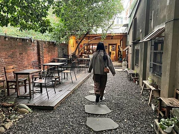 搭捷運就能到!桃園中壢老街溪一日遊,造訪日式建築拍照、河濱悠閒散步。 / 由部落客「拗嗚」提供 搭捷運就能到!桃園中壢老街溪一日遊,造訪日式建築拍照、河濱悠閒散步。 / 由部落客「拗嗚」提供