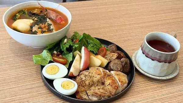 下車就看見大海！宜蘭無人海景火車站3選，再到咖啡廳看海放空。 / 部落客「大海愛上藍天」提供