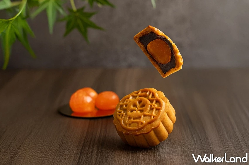 高雄飯店月餅禮盒驚見XO醬烏魚子創新口味!高雄日航酒店聯名中外餅舖,打造「日光月影」禮盒。 高雄飯店月餅禮盒驚見XO醬烏魚子創新口味!高雄日航酒店聯名中外餅舖,打造「日光月影」禮盒。