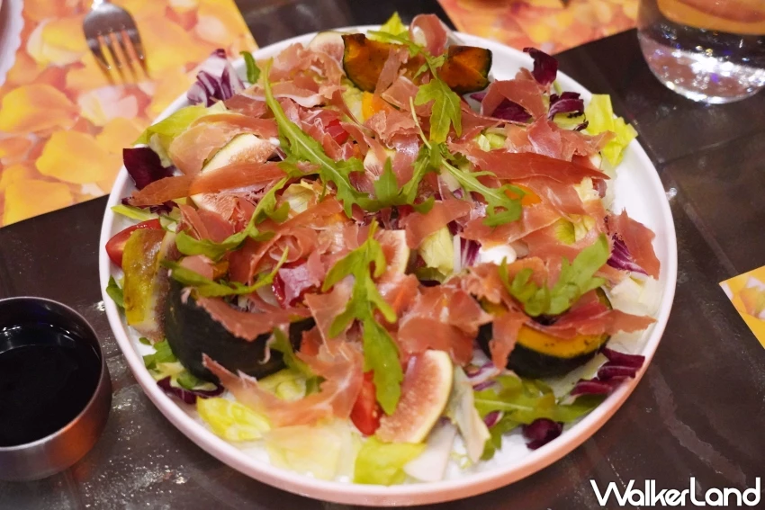 深圳景觀餐廳推薦！遇見花瓣 融合花藝設計、多國料理餐廳，盡覽摩天輪與海灣美景。