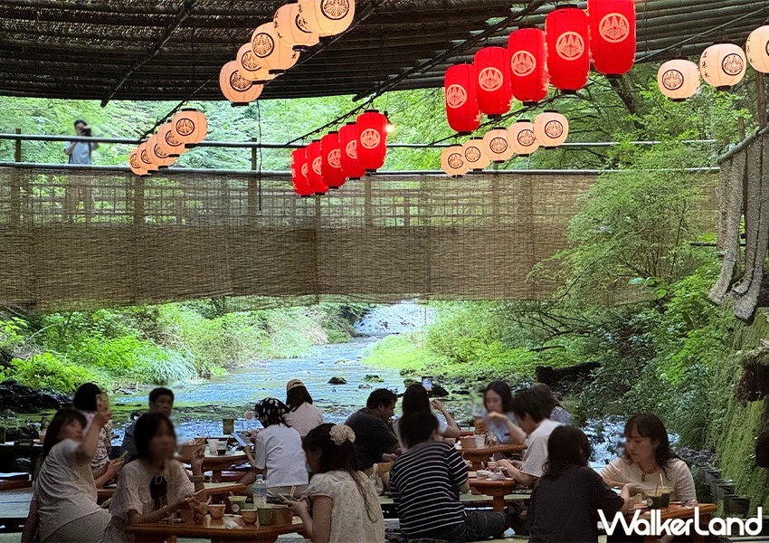 京都必去避暑景點!貴船川床料理 左源太 平價菜單超推,現場候位、抹茶聖代超濃必吃。 京都必去避暑景點!貴船川床料理 左源太 平價菜單超推,現場候位、抹茶聖代超濃必吃。