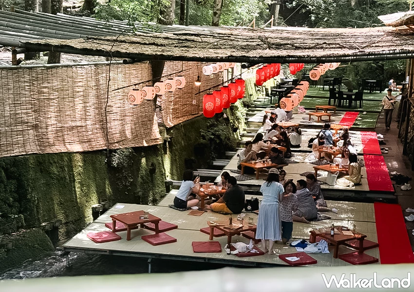 京都必去避暑景點!貴船川床料理 左源太 平價菜單超推,現場候位、抹茶聖代超濃必吃。 京都必去避暑景點!貴船川床料理 左源太 平價菜單超推,現場候位、抹茶聖代超濃必吃。