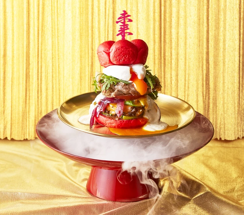 日本首間鐵道廢線高架餐廳，京都梅小路雷鳥號列車改造成夢幻用餐空間，京都新地標誕生。