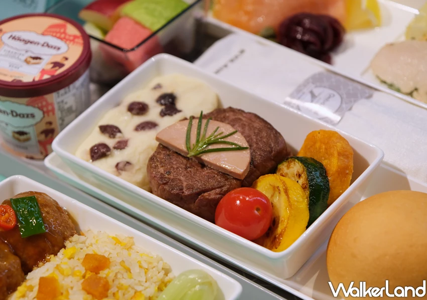 長榮航空再進化！最新聯名過夜包 睡衣整套帶走，全新飛機餐飛紐約就有。