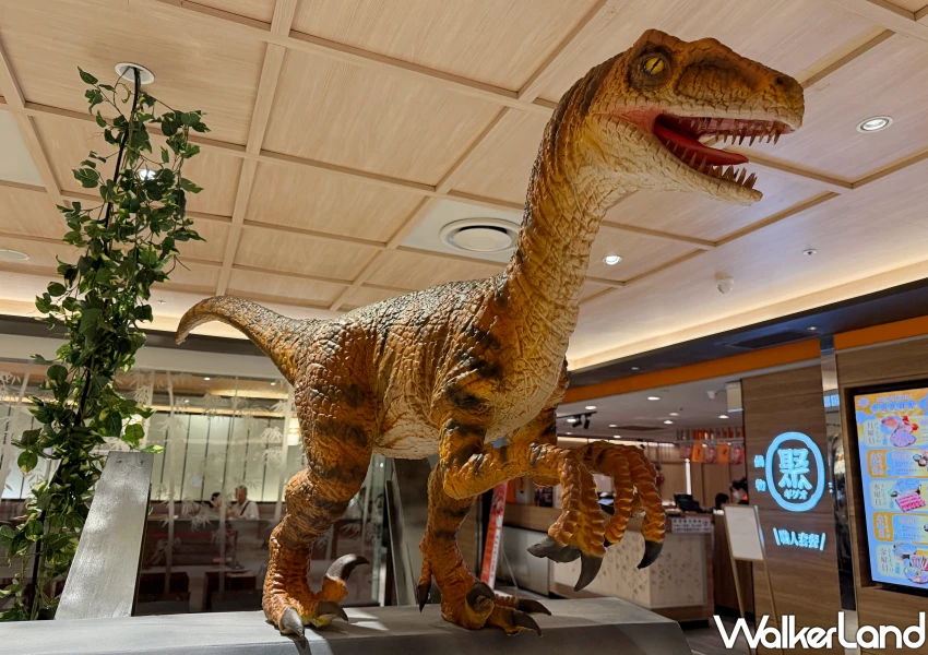 忠孝SOGO恐龍出沒警報!侏羅紀世界巨型暴龍攻陷,會動、會叫超逼真。 忠孝SOGO恐龍出沒警報!侏羅紀世界巨型暴龍攻陷,會動、會叫超逼真。