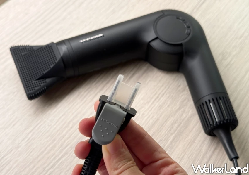 七夕送禮就選這台!TESCOM miniGO吹風機,iPhone大小、護髮出國超方便。 七夕送禮就選這台!TESCOM miniGO吹風機,iPhone大小、護髮出國超方便。