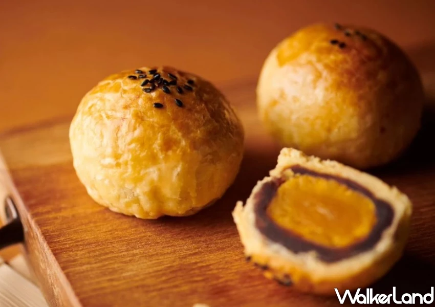 新口味蛋黃酥變蝦餅！鹹蛋黃蝦餅 魚酥限量搶，追劇必備零食要囤。