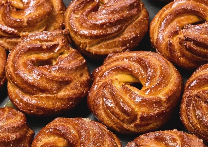 泡芙版甜甜圈！中山站新甜點BUTTER FOUR岢露圈8/7登場，中山站甜甜圈搶先吃。