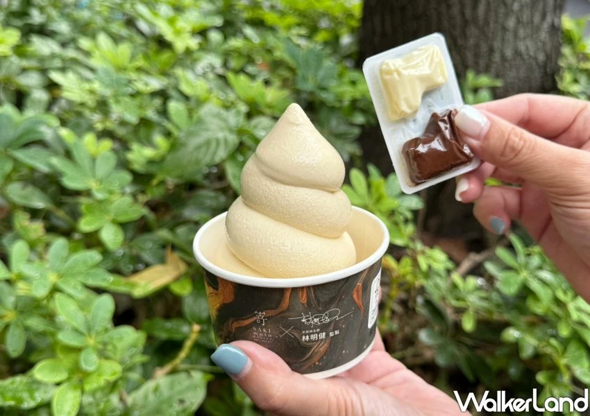 有酒味全家霜淇淋！全家蘭姆葡萄霜淇淋，15元升級日本不沾手巧克力煉乳。